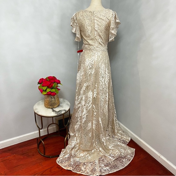 Mac Duggal Embroidered Flutter Ruffle Sleeve V-Neck Gown In Ivory & Nude New Tag - Picture 11 of 17